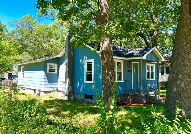Photo 3 of Single family home for sale at 3125 Mona St, Muskegon, MI 49444 | MLS# 65026036209 | Listing updated on 2026-08-28
