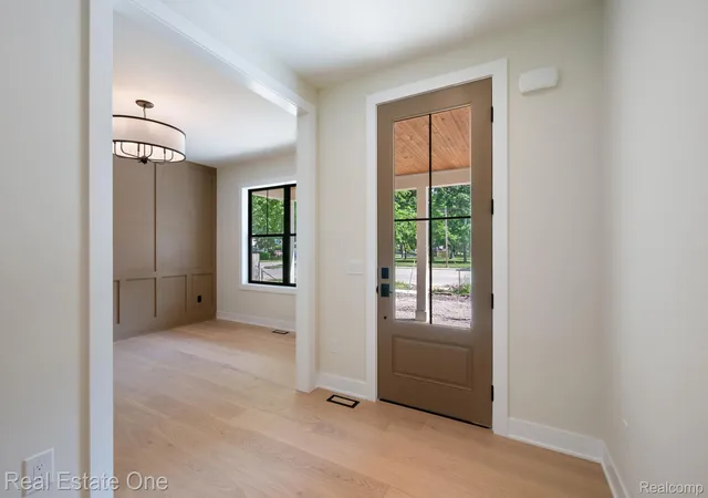 Photo 3 of Single family home for sale at 4016 W Webster Rd, Royal Oak, MI 48073 | MLS# 20261054702 | Listing updated on 2026-07-17
