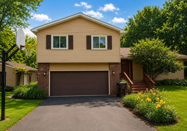 Photo 1 of Sale Pending at 5555 Mccue Rd, Holt, MI 48842 | MLS# 65026036212 | Listing updated on 2026-08-27