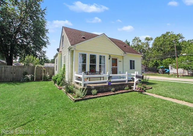 3rd image of 33065 John Hauk St, Garden City, MI 48135 | MLS# 20261054705