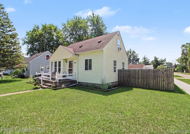 4th image of 33065 John Hauk St, Garden City, MI 48135 | MLS# 20261054705