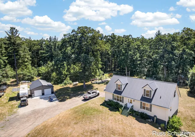 Photo 4 of Single family home for sale at 11508 Nichols Rd, Holton, MI 49425 | MLS# 71026036220 | Listing updated on 2026-08-26