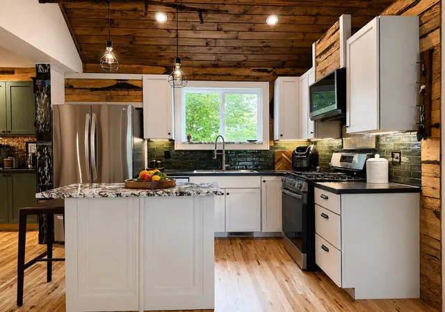 Photo 4 of Single family home for sale at 211 E Sycamore St, Three Oaks, MI 49128 | MLS# 69026036227 | Listing updated on 2026-09-30
