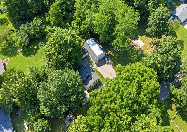 Photo 3 of Single family home for sale at 4136 Pier Rd, Benton Harbor, MI 49022 | MLS# 69026036225 | Listing updated on 2026-08-28