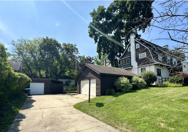 Photo 2 of Single family home for sale at 204 Monroe St, Kalamazoo, MI 49006 | MLS# 66026036223 | Listing updated on 2026-09-03