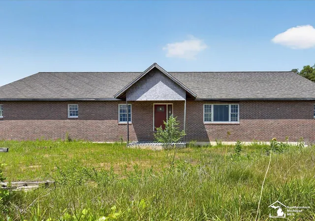 Photo 3 of Single family home for sale at 14844 Ida W Rd, Petersburg, MI 49270 | MLS# 57050215045 | Listing updated on 2026-07-29