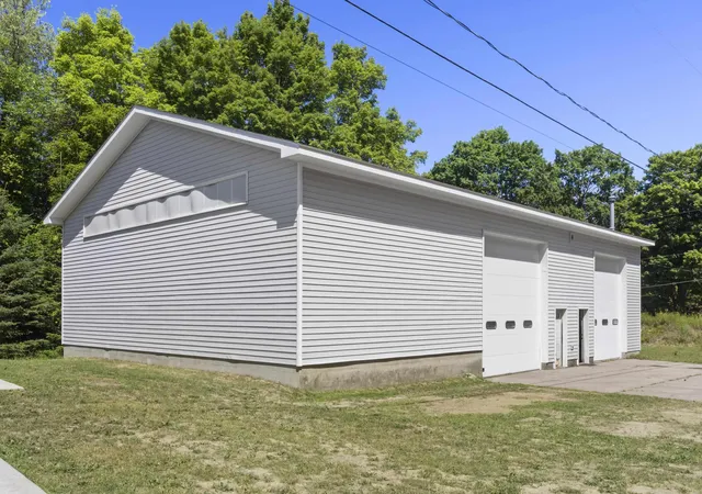 4th image of 336 Bridge St, Frankfort, MI 49635 | MLS# 78080071125