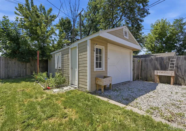 Photo 25 of Single family home for sale at 84 E Kalama Ave, Madison Heights, MI 48071 | MLS# 20261054735 | Listing updated on 2026-08-26