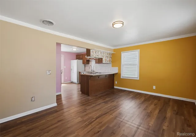 Photo 4 of Single family home for sale at 84 E Kalama Ave, Madison Heights, MI 48071 | MLS# 20261054735 | Listing updated on 2026-09-17