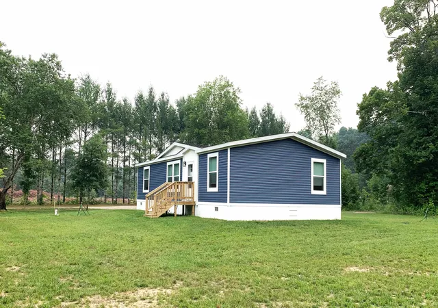 Photo 3 of Single family home for sale at 1406 Sw M 66, Kalkaska, MI 49646 | MLS# 78080071126 | Listing updated on 2026-09-01