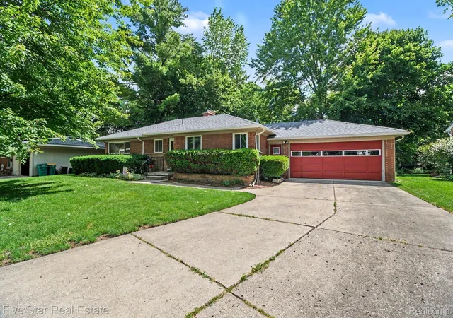 Photo 1 of Sale Pending at 22780 Manning St, Farmington, MI 48336 | MLS# 20261054745 | Listing updated on 2026-07-16