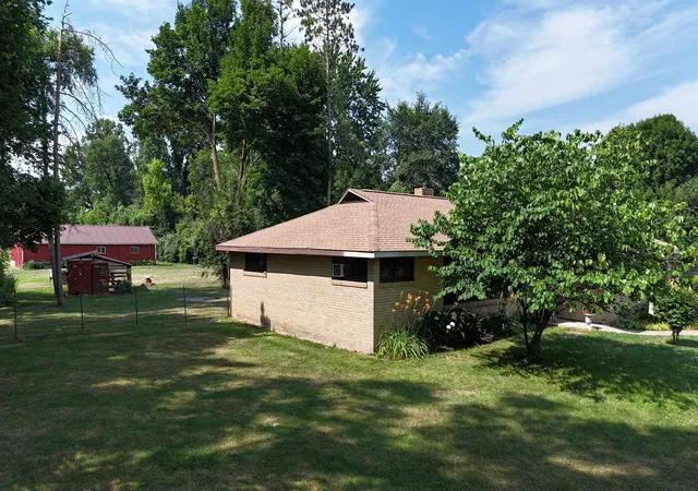 2nd image of 3488 E Rosebush Rd, Rosebush, MI 48878 | MLS# 79080071128