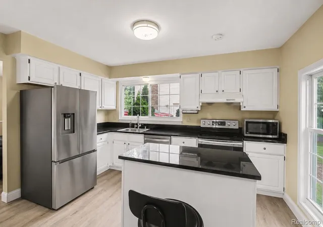 Photo 3 of Single family home for sale at 35810 Fredericksburg Rd, Farmington Hills, MI 48331 | MLS# 20261054756 | Listing updated on 2026-09-14