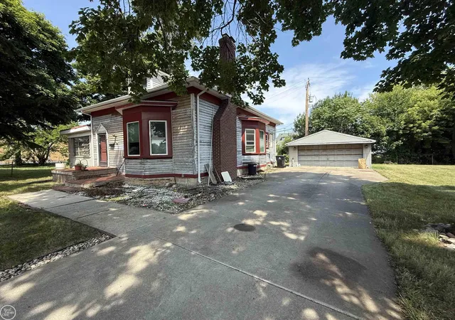Photo 1 of Sale Pending at 17441 E 11 Mile Rd, Roseville, MI 48066 | MLS# 58050215058 | Listing updated on 2026-07-25
