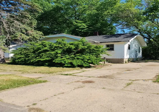 Photo 1 of Single family home for sale at 2110 Wolcott St, Flint, MI 48504 | MLS# 66026036268 | Listing updated on 2026-08-27