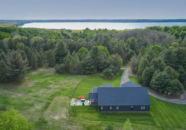 3rd image of 11215 Appleridge Trl, Alden, MI 49612 | MLS# 78080071133
