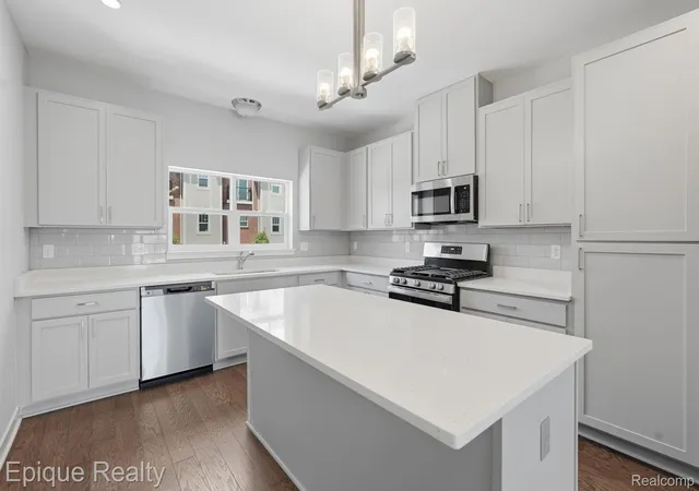 Photo 2 of Condo for sale at 25550 Grandview Ln #39, Novi, MI 48375 | MLS# 20261054785 | Listing updated on 2026-07-18