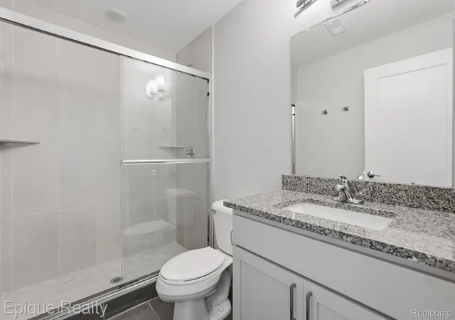 Listing Photo 4 - Condo for sale in building located at 25550 Grandview Ln, Novi, MI 48375 1866