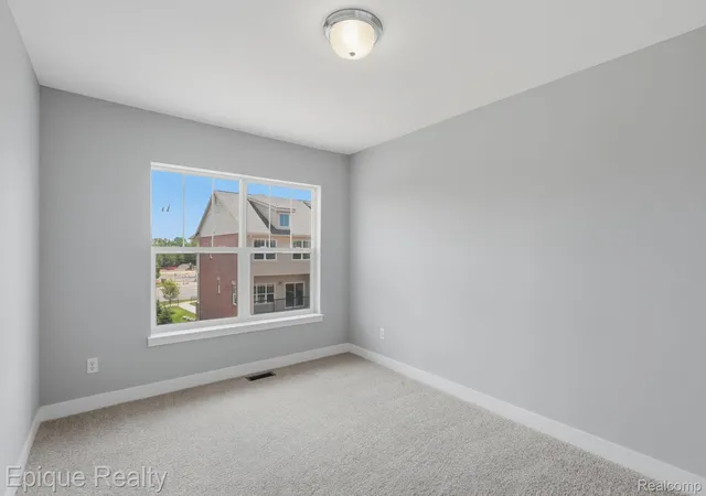 Listing Photo 5 - Condo for sale in building located at 25550 Grandview Ln, Novi, MI 48375 1866