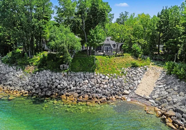 1st image of 5924 Dunham Ln, Stevensville, MI 49127 | MLS# 69026036301