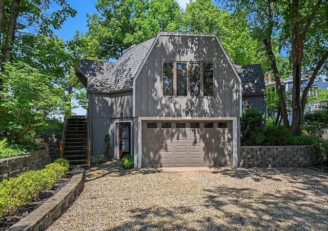 Photo 3 of Single family home for sale at 5924 Dunham Ln, Stevensville, MI 49127 | MLS# 69026036301 | Listing updated on 2026-08-31
