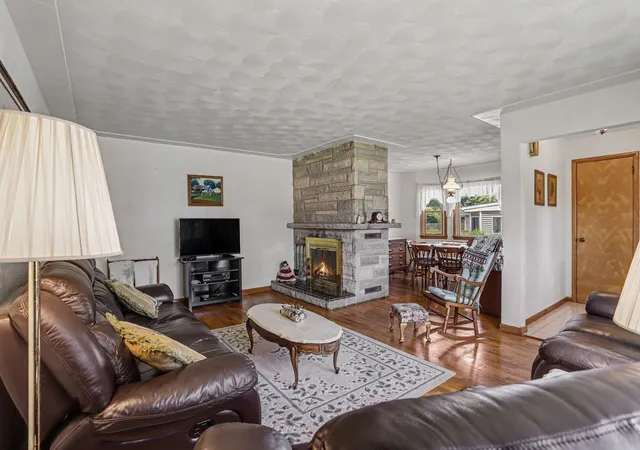 Photo 4 of Single family home for sale at 314 Pepperidge Ln, Battle Creek, MI 49015 | MLS# 64026036309 | Listing updated on 2026-09-18