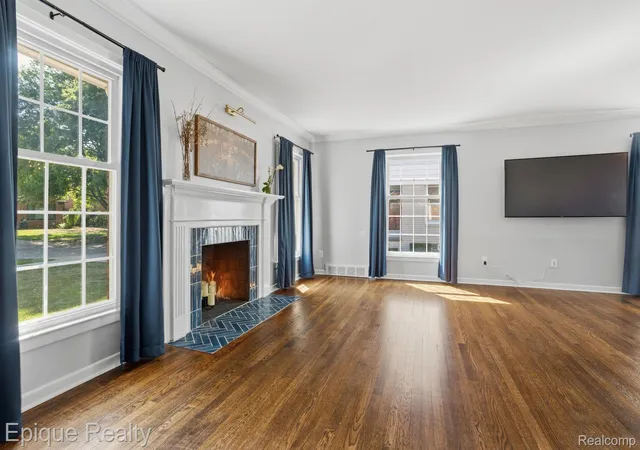 5th image of 1206 Hawthorne Rd, Grosse Pointe Woods, MI 48236 | MLS# 20261054807