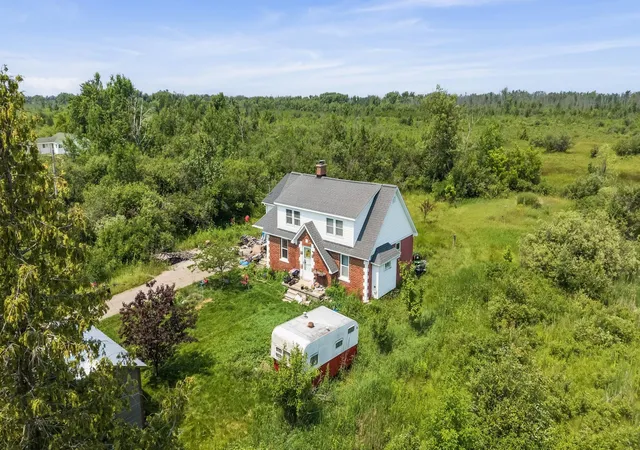 Photo 3 of Single family home for sale at 1805 E State St, Cheboygan, MI 49721 | MLS# 78080071137 | Listing updated on 2026-08-04