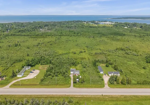 Photo 4 of Single family home for sale at 1805 E State St, Cheboygan, MI 49721 | MLS# 78080071137 | Listing updated on 2026-08-04