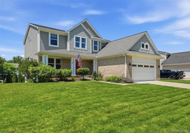 Photo 3 of Single family home for sale at 94 Blackberry Dr, White Lake, MI 48386 | MLS# 20261054812 | Listing updated on 2026-10-31