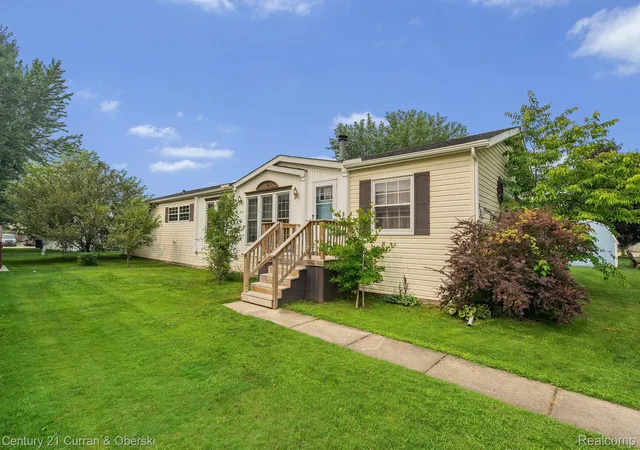 Photo 1 of Single family home for sale at 39253 Island Dr, New Boston, MI 48164 | MLS# 20261054810 | Listing updated on 2026-09-02