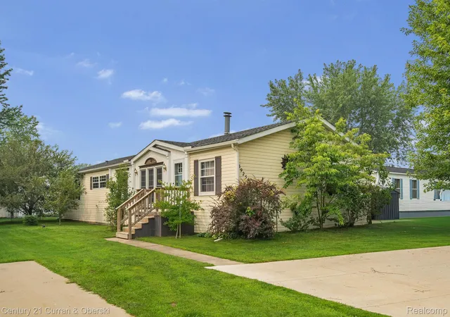 Photo 2 of Single family home for sale at 39253 Island Dr, New Boston, MI 48164 | MLS# 20261054810 | Listing updated on 2026-09-02