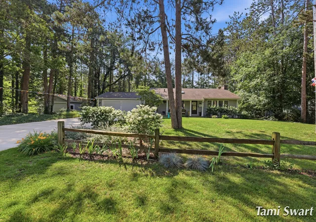 Photo 2 of Single family home for sale at 16864 Timber Dunes Dr, Grand Haven, MI 49417 | MLS# 71026036328 | Listing updated on 2026-09-09