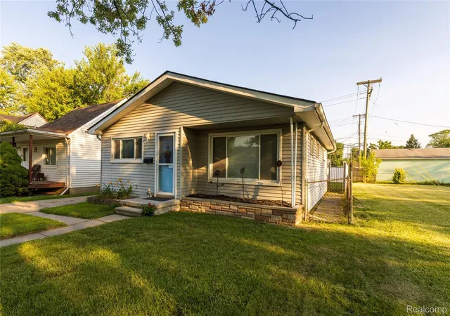 2nd image of 20743 Powers Ave, Dearborn Heights, MI 48125 | MLS# 20261054819