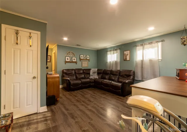 4th image of 20743 Powers Ave, Dearborn Heights, MI 48125 | MLS# 20261054819