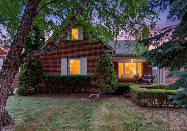 2nd image of 2925 Bembridge Rd, Royal Oak, MI 48073 | MLS# 20261054823