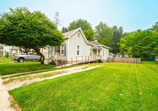 Photo 1 of Sale Pending at 2420 Stone St, Port Huron, MI 48060 | MLS# 58050215082 | Listing updated on 2026-09-29