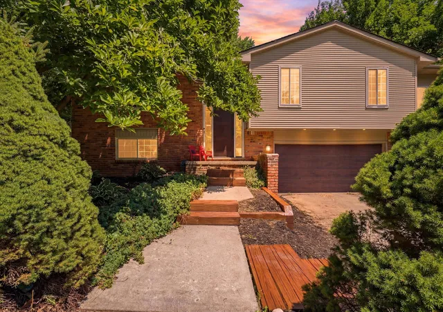 1st image of 7737 Collingwood Dr, Brighton, MI 48114 | MLS# 81026036334