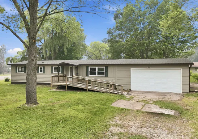 Photo 2 of Single family home for sale at 1250 Laurel St, Cadillac, MI 49601 | MLS# 78080071140 | Listing updated on 2026-10-05