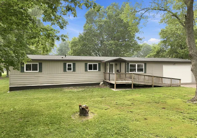 Photo 3 of Single family home for sale at 1250 Laurel St, Cadillac, MI 49601 | MLS# 78080071140 | Listing updated on 2026-10-05