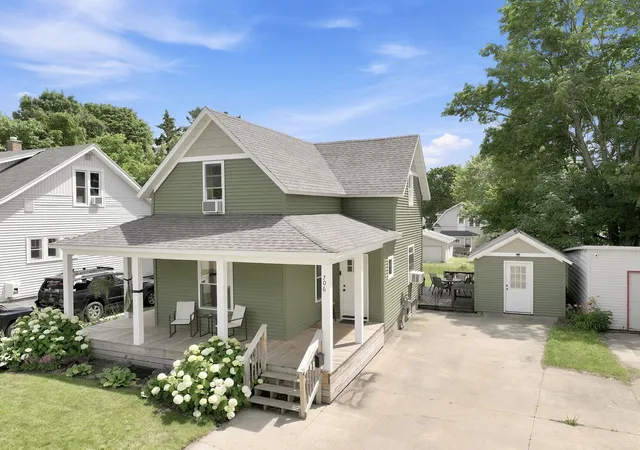 Photo 1 of Single family home for sale at 706 E Chapin St, Cadillac, MI 49601 | MLS# 78080071143 | Listing updated on 2026-07-18