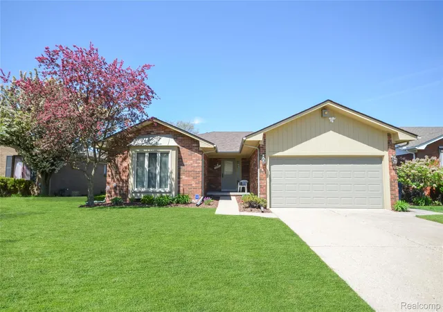 Photo 1 of Sale Pending at 35535 Collingwood Dr, Sterling Heights, MI 48312 | MLS# 20261054840 | Listing updated on 2026-07-29