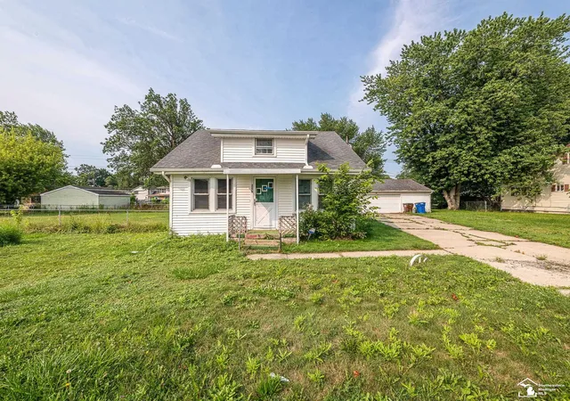 Photo 1 of Single family home for sale at 3278 Maplewood St, Monroe, MI 48162 | MLS# 57050215091 | Listing updated on 2026-07-30