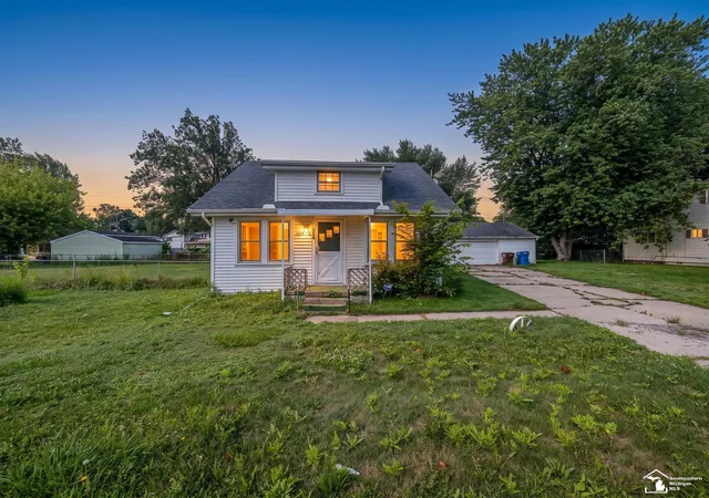 Photo 2 of Single family home for sale at 3278 Maplewood St, Monroe, MI 48162 | MLS# 57050215091 | Listing updated on 2026-07-30