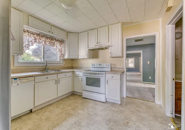 Photo 3 of Single family home for sale at 3278 Maplewood St, Monroe, MI 48162 | MLS# 57050215091 | Listing updated on 2026-07-30