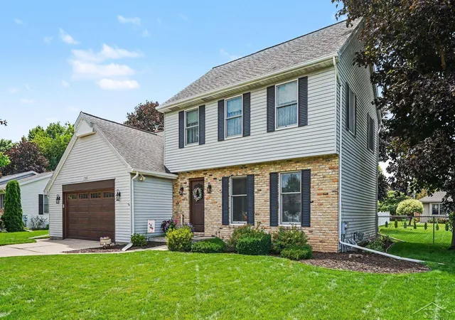 Photo 3 of Single family home for sale at 1383 Cranbrook Dr, Saginaw, MI 48638 | MLS# 61050215094 | Listing updated on 2026-09-11