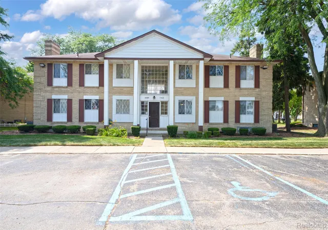 Condo for sale at 29289 Hayes Rd #F-10, Warren, MI 48088 | MLS# 20261054854