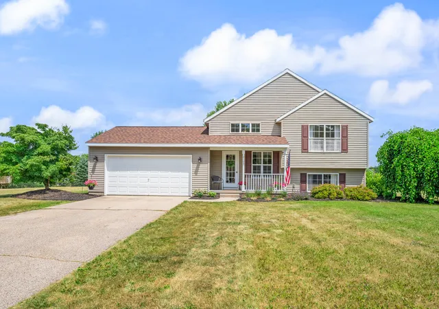 2nd image of 2103 Winston View Dr, Cedar Springs, MI 49319 | MLS# 72026036391