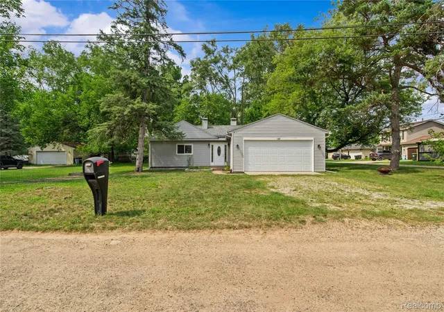 Photo 2 of Single family home for sale at 1145 Bayfield St, Lake Orion, MI 48362 | MLS# 20261054872 | Listing updated on 2026-09-02