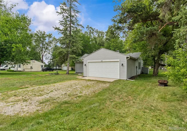 Photo 3 of Single family home for sale at 1145 Bayfield St, Lake Orion, MI 48362 | MLS# 20261054872 | Listing updated on 2026-09-02